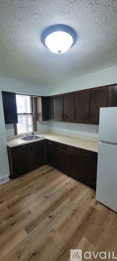 138 Vennum Avenue 2 Beds Single Family Home for Rent - Photo gallery 4