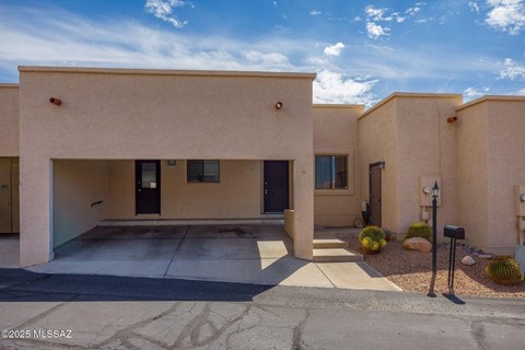 282 East Calle Diamante 3 Beds Apartment for Rent