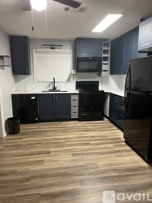 7962 West Lakeshore Drive 2 Beds Single Family Home for Rent - Photo gallery 1