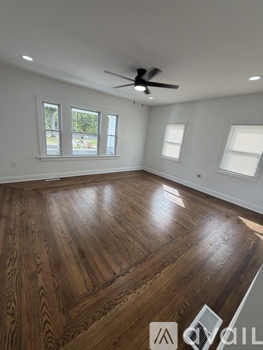 74 Vly Road 3 Beds Apartment for Rent