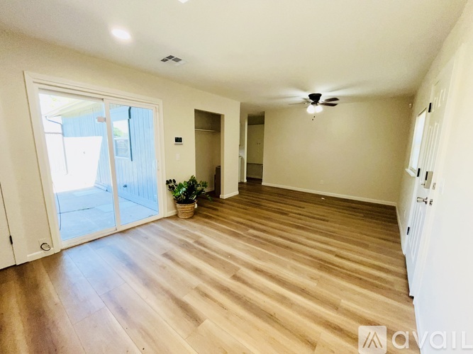 537 Northwest 114th Street 3 Beds Single Family Home for Rent - Photo gallery 3
