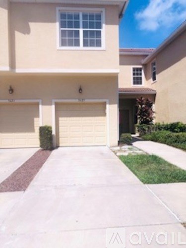 3427 Parkridge Circle 3 Beds Apartment for Rent