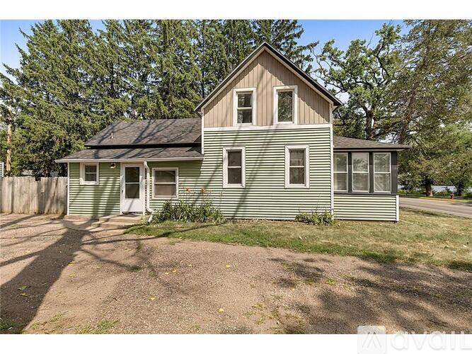 505 Riverside Ave N 3 Beds Single Family Home for Rent - Photo gallery 2