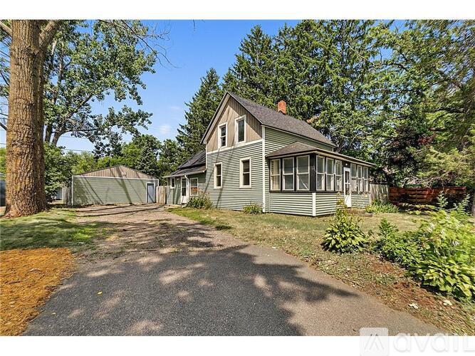 505 Riverside Ave N 3 Beds Single Family Home for Rent - Photo gallery 3