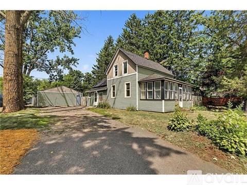 505 Riverside Ave N 3 Beds Apartment for Rent