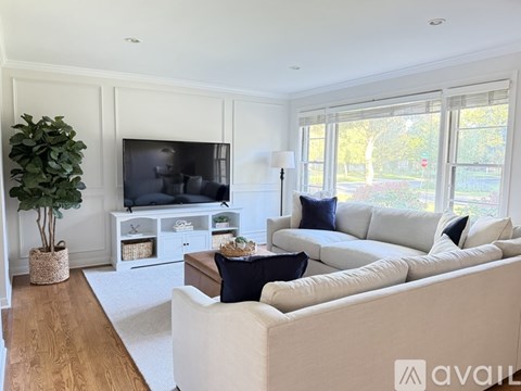 1120 Manor Drive 3 Beds Apartment for Rent