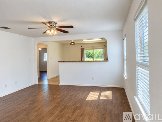 13002 Napoli Valle 3 Beds Single Family Home for Rent - Photo gallery 3