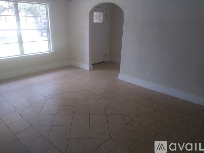 4100 Lakeshore Drive 4 Beds Single Family Home for Rent - Photo gallery 4