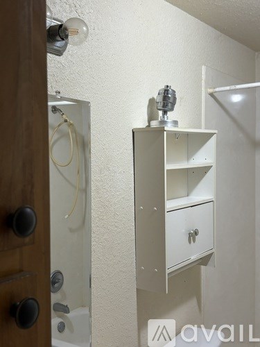 600 N Hill St 2 Beds Apartment for Rent