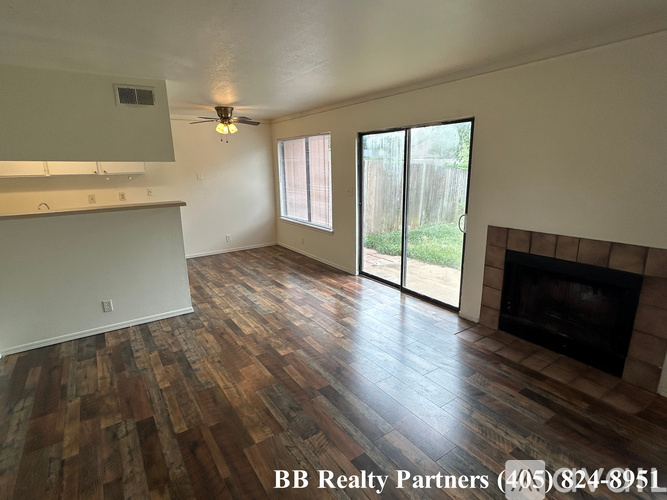 2902 S Juniper Ave 3 Beds Single Family Home for Rent - Photo gallery 4