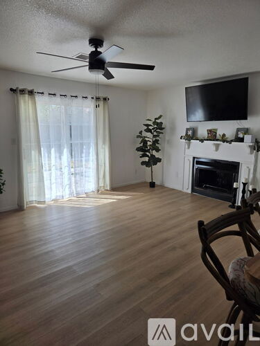 515 North Santa Monica Street 3 Beds Single Family Home for Rent - Photo gallery 1