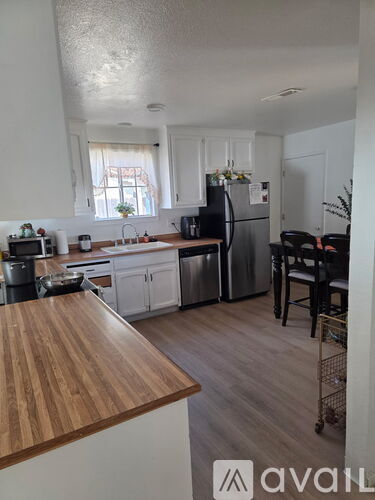 515 North Santa Monica Street 3 Beds Single Family Home for Rent - Photo gallery 2