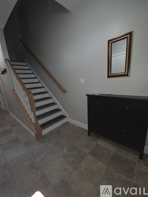 10 Jay Circle 3 Beds Apartment for Rent