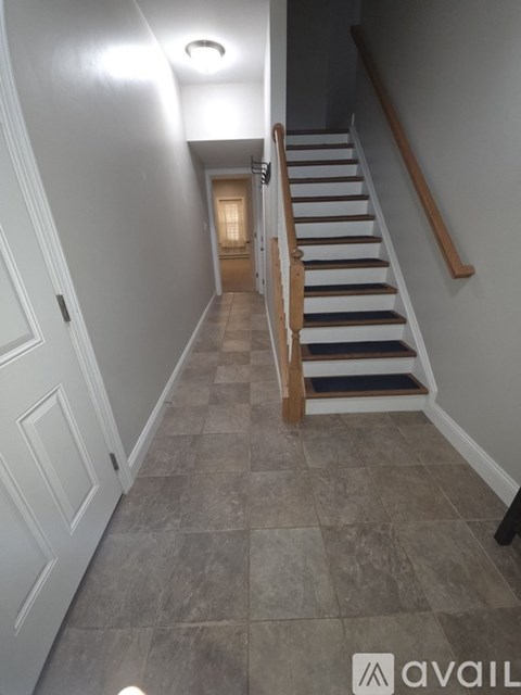 10 Jay Circle 3 Beds Apartment for Rent