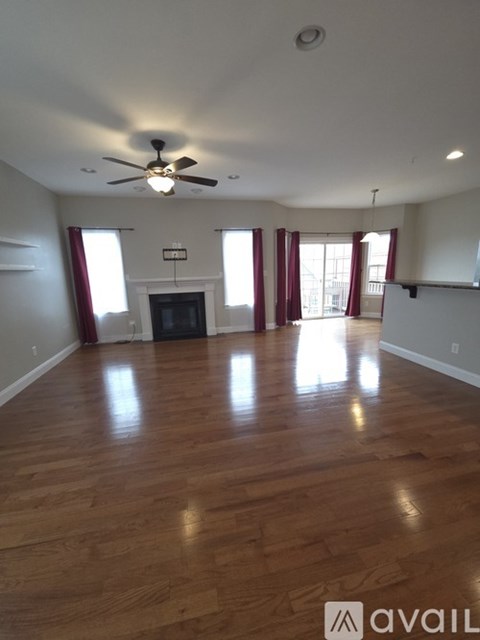 10 Jay Circle 3 Beds Apartment for Rent