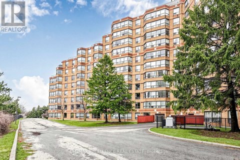 524 - 6 HUMBERLINE DRIVE 2 Beds Apartment for Rent
