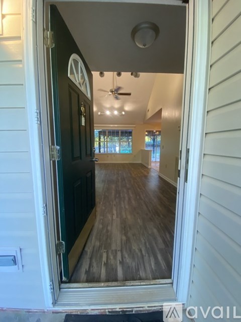 212 Applegate Lane 3 Beds Apartment for Rent