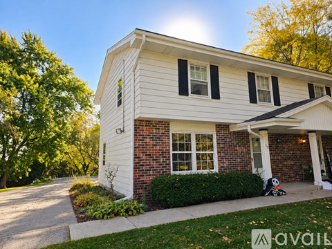 570 Meadow Ct 3 Beds Apartment for Rent