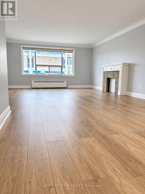 2ND FLOOR - 576 DAVENPORT ROAD 3 Beds Apartment for Rent