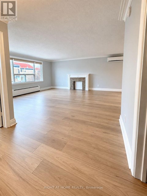 2ND FLOOR - 576 DAVENPORT ROAD 3 Beds Apartment for Rent