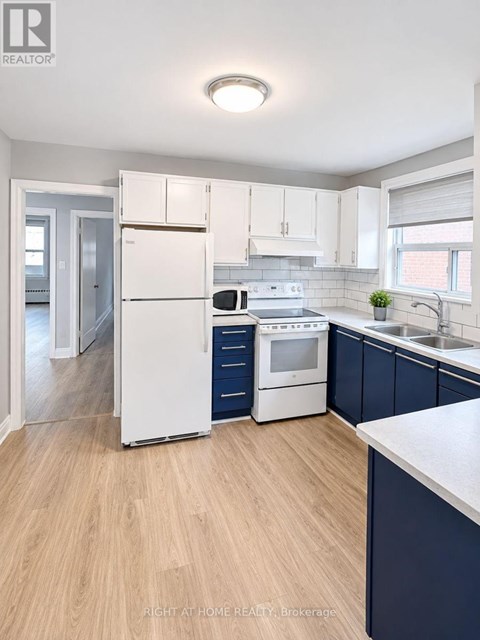 2ND FLOOR - 576 DAVENPORT ROAD 3 Beds Apartment for Rent