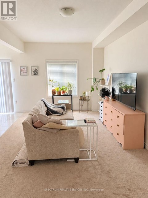 43 BILANSKI FARM 3 Beds Apartment for Rent