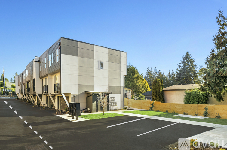 15612 8th Avenue Southwest 3 Beds Townhouse for Rent - Photo gallery 1