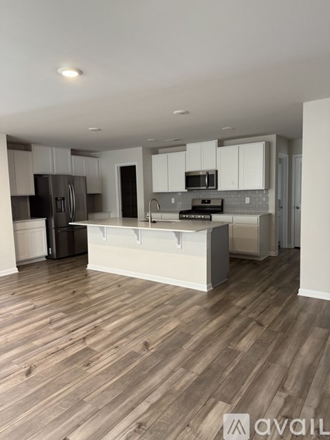389 Hollingswood Dr 5 Beds Apartment for Rent
