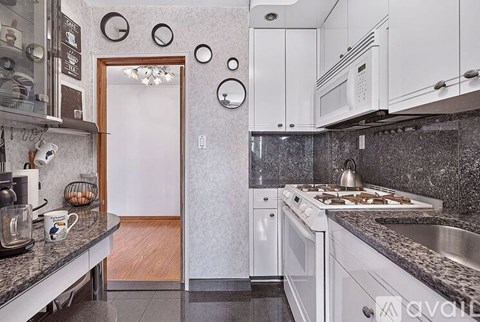 2475 E 11Th St 2 Beds Apartment for Rent