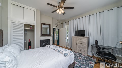 705 Stevens Ave NE 2 Beds Apartment for Rent
