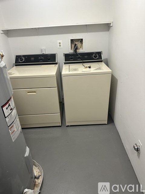 1237 Bond Street 3 Beds Apartment for Rent