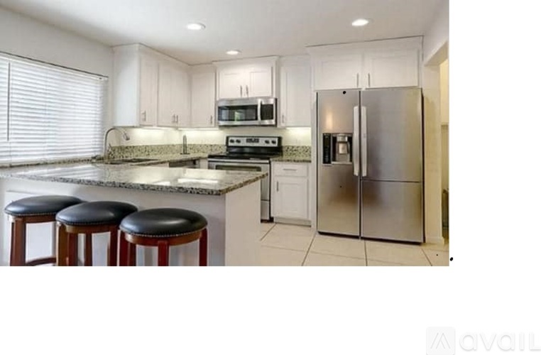 8860 La Riviera Drive 4 Beds Townhouse for Rent - Photo gallery 3