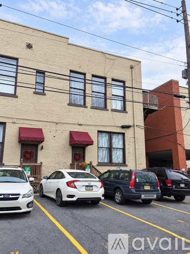 535 Main St 2 Beds Apartment for Rent