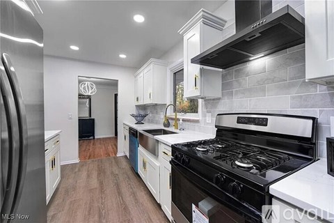 7651 Ragall Pkwy 3 Beds Apartment for Rent
