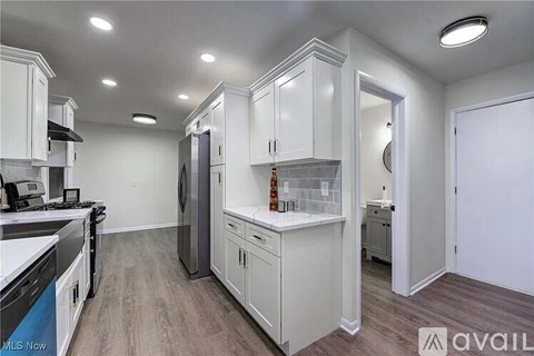 7651 Ragall Pkwy 3 Beds Apartment for Rent