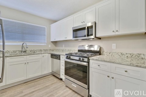 625 Waynes Ct Se 3 Beds Apartment for Rent