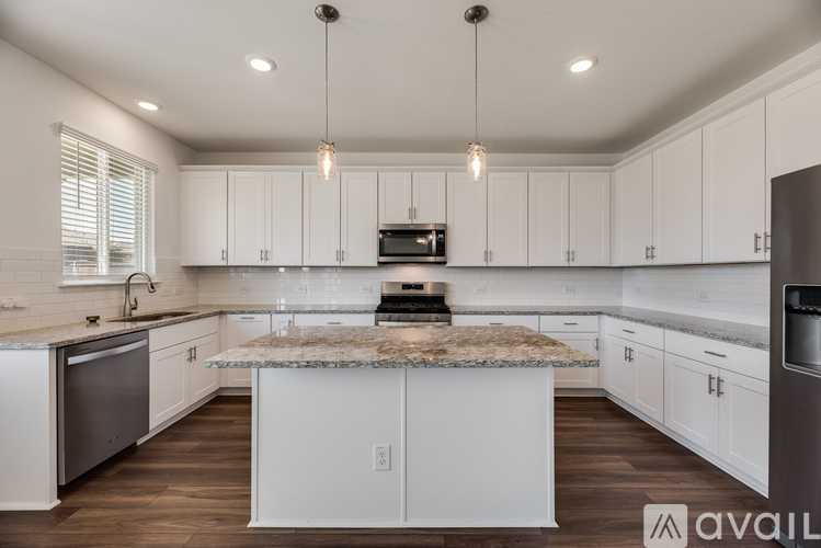 711 Puma St 4 Beds Single Family Home for Rent - Photo gallery 3