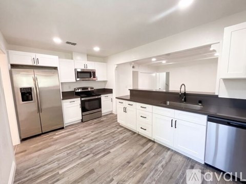6151 Parkoaks Dr 3 Beds Apartment for Rent