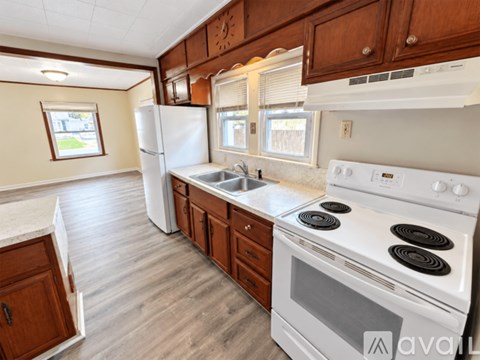 320 Julian Ave 3 Beds Apartment for Rent