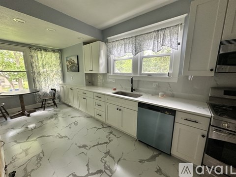 9003 Lackland Road 6 Beds Apartment for Rent