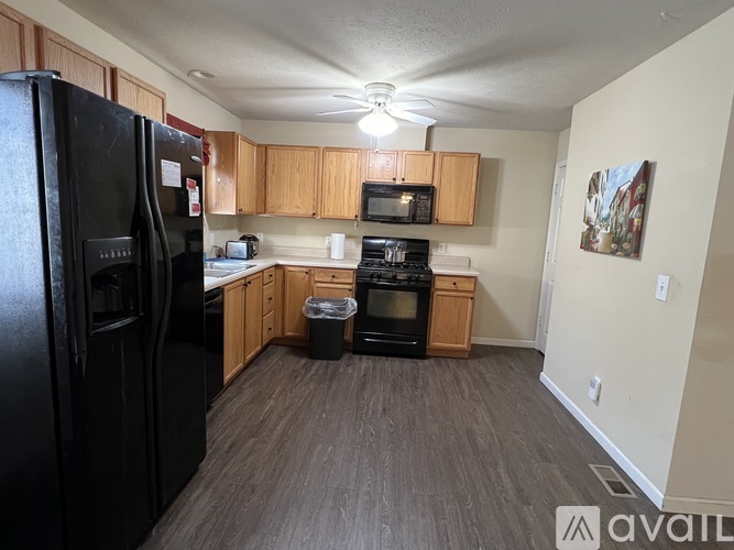 E Shelbourne Dr 3 Beds Apartment for Rent - Photo gallery 1
