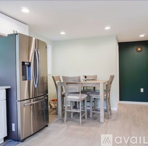 228 Hastings Ave 3 Beds Apartment for Rent