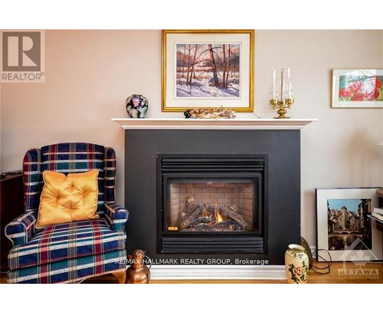2 - 657 GOLDEN AVENUE 3 Beds Home, Multifamily, Triplex for Rent - Photo gallery 2
