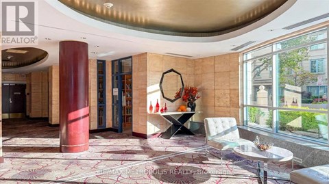 816 - 2111 LAKE SHORE BOULEVARD W 2 Beds Apartment for Rent
