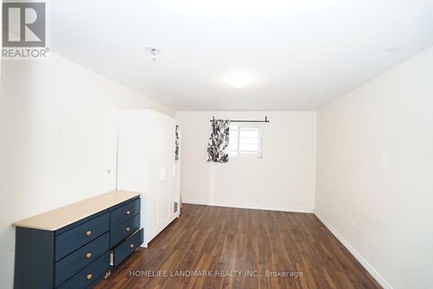 BASEMENT - 8 CHALET ROAD 3 Beds Apartment for Rent