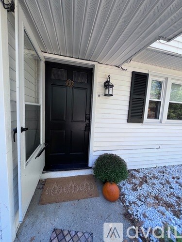 1049 Mammoth Rd 3 Beds Apartment for Rent
