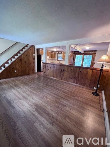 1049 Mammoth Rd 3 Beds Apartment for Rent