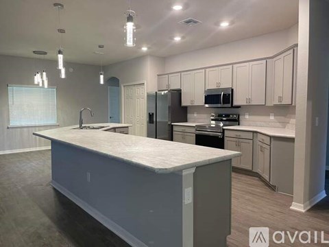 6828 Mossy Oak Lane 5 Beds Apartment for Rent