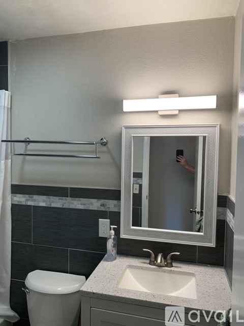 East Glendale Drive 3 Beds Apartment for Rent