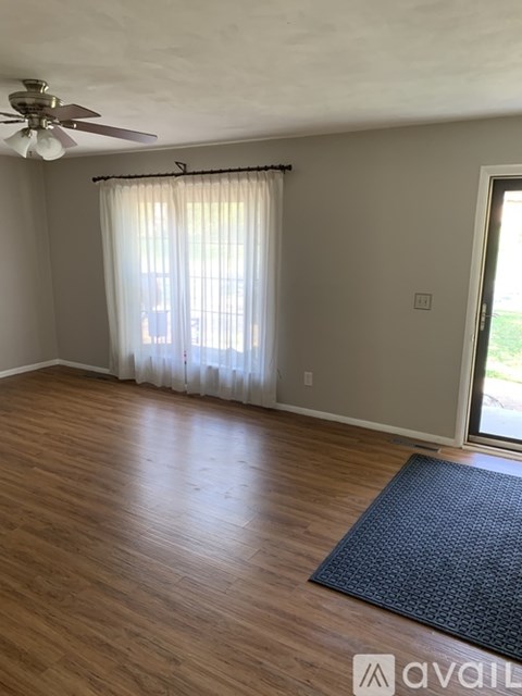East Glendale Drive 3 Beds Apartment for Rent